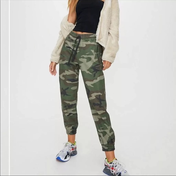 TNA Pants - Aritzia TNA • Alix Camo Jogger